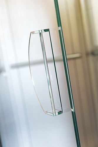 Panoramic doors made of glass for lift