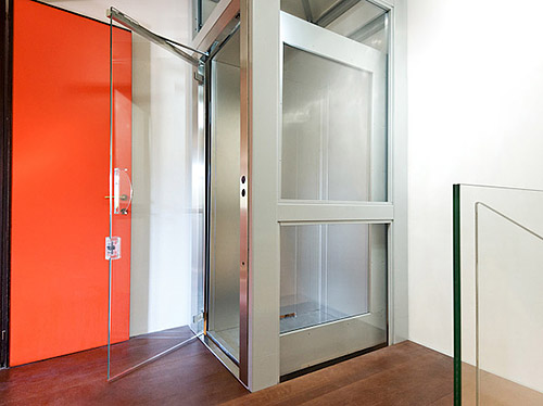 Panoramic doors made of glass for lift